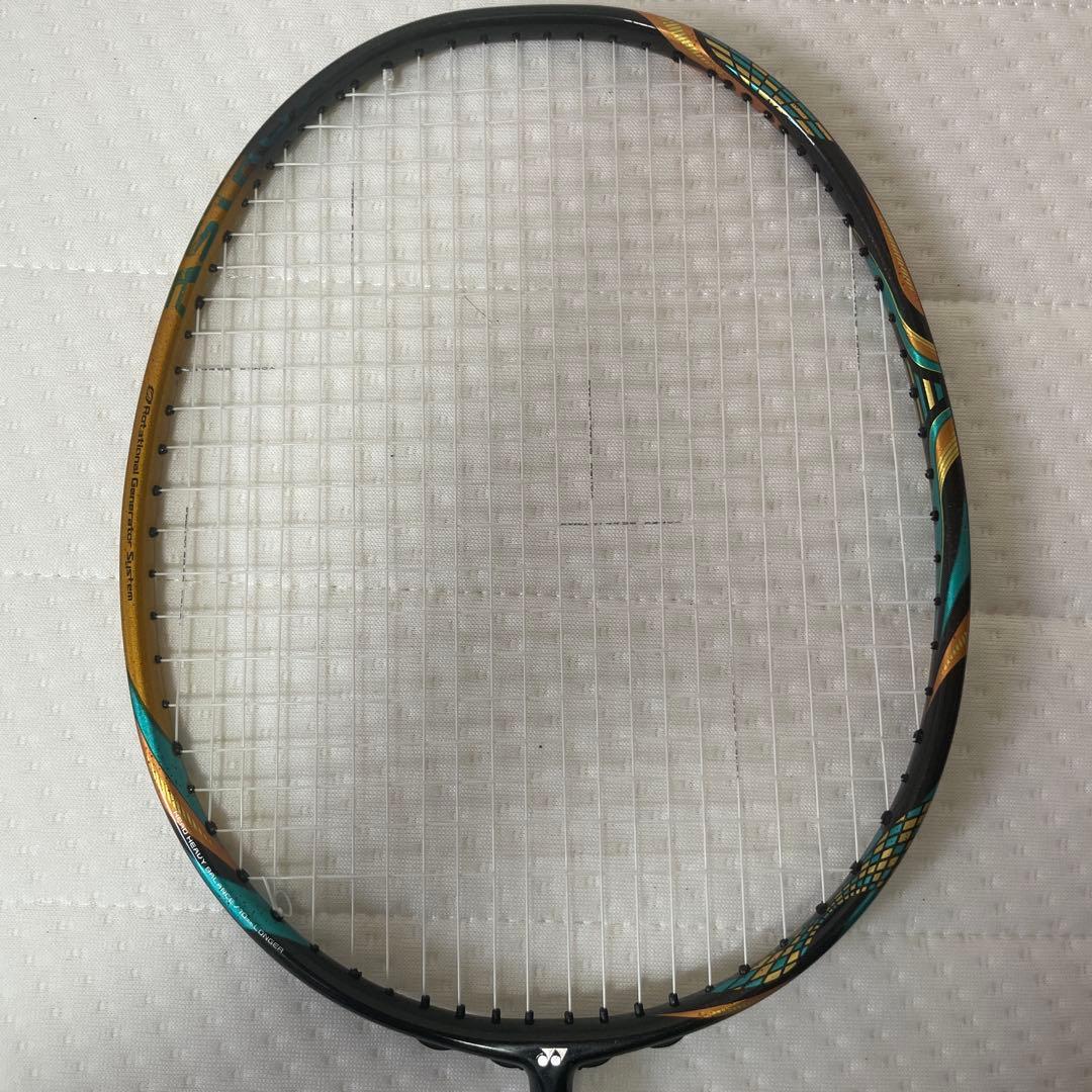 バドミントンラケットASTROX88D PRO 3U