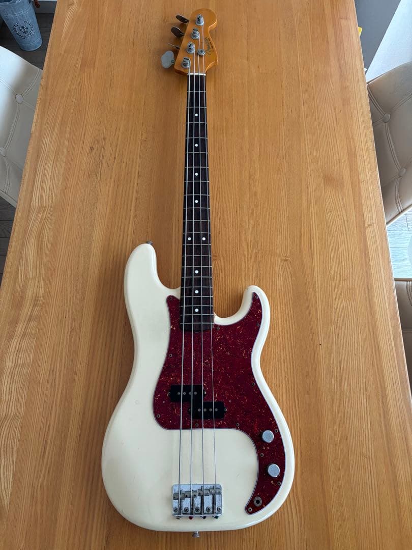 Fender Japan プレシジョンベース　Eシリアル オリンピックホワイト