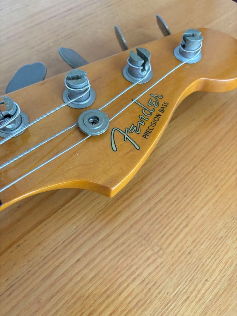 Fender Japan プレシジョンベース　Eシリアル オリンピックホワイト