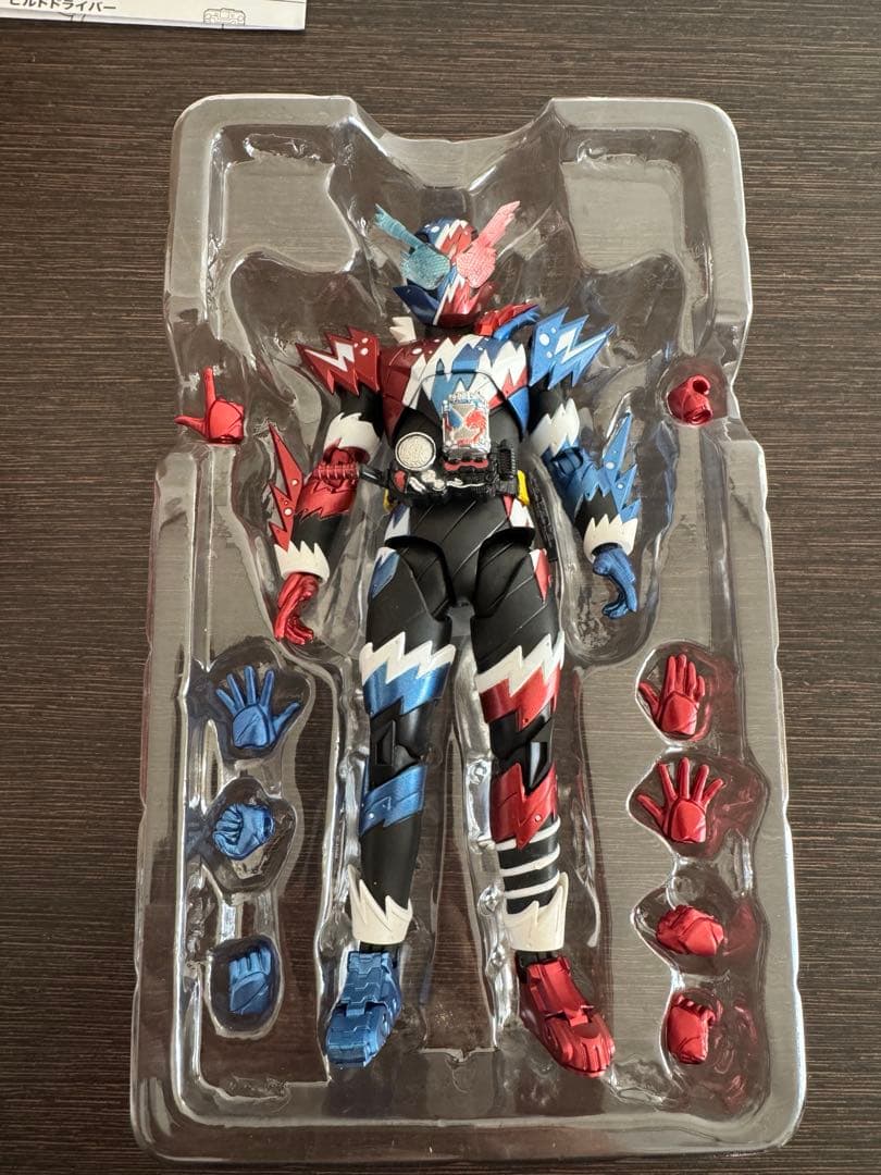 S.H.Figuarts 仮面ライダービルド ラビットタンクスパークリング