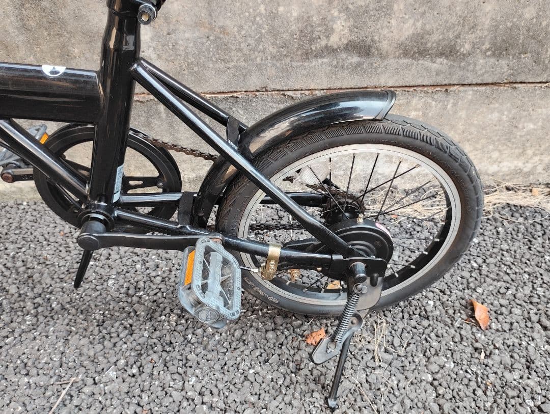 折りたたみ自転車 ブラック 黒 ノーパンクタイヤ