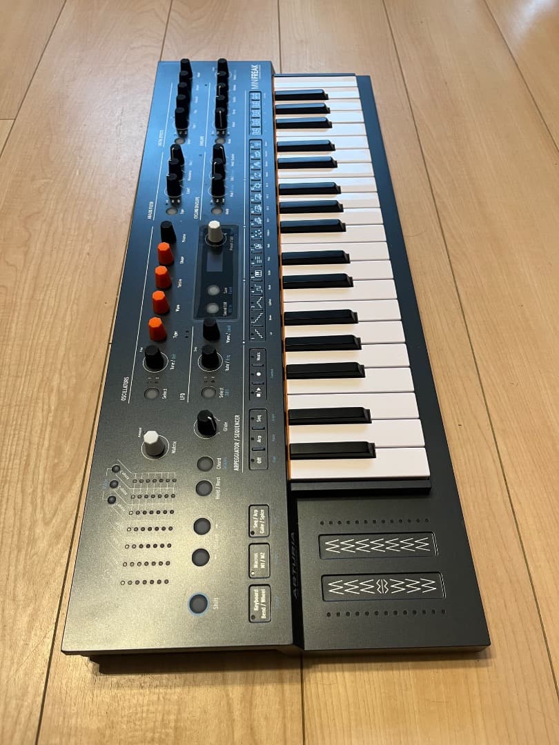 Arturia MiniFreak シンセサイザー
