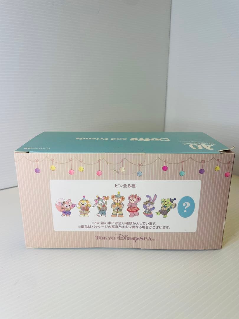 ダッフィーと仲間たち ピンバッジ 8個セット