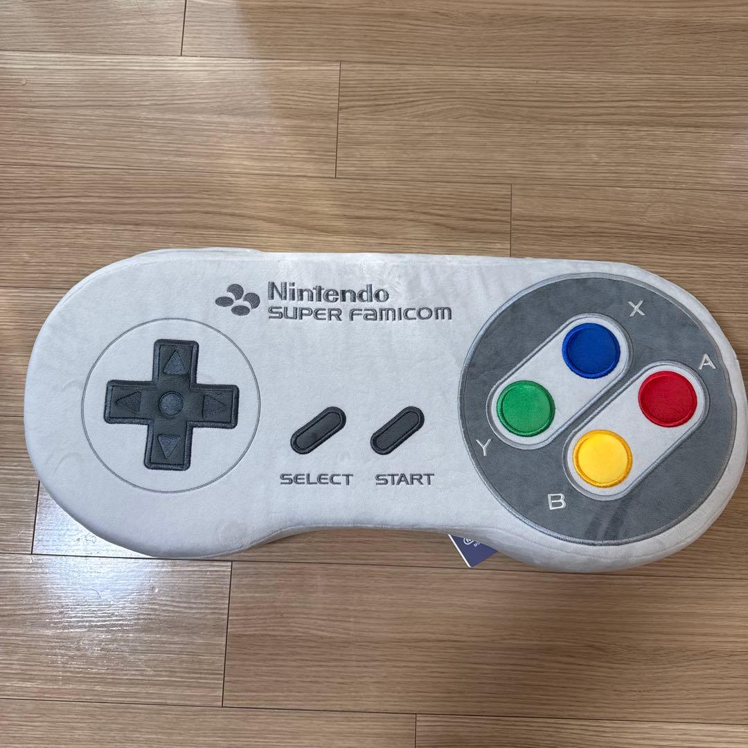 ニンテンドーミュージアム限定⭐︎スーパーファミコン　コントローラークッション