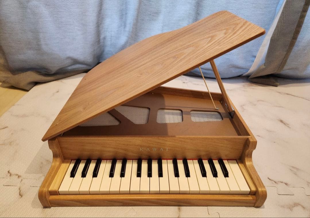 カワイ　kawai 木製グランドピアノ