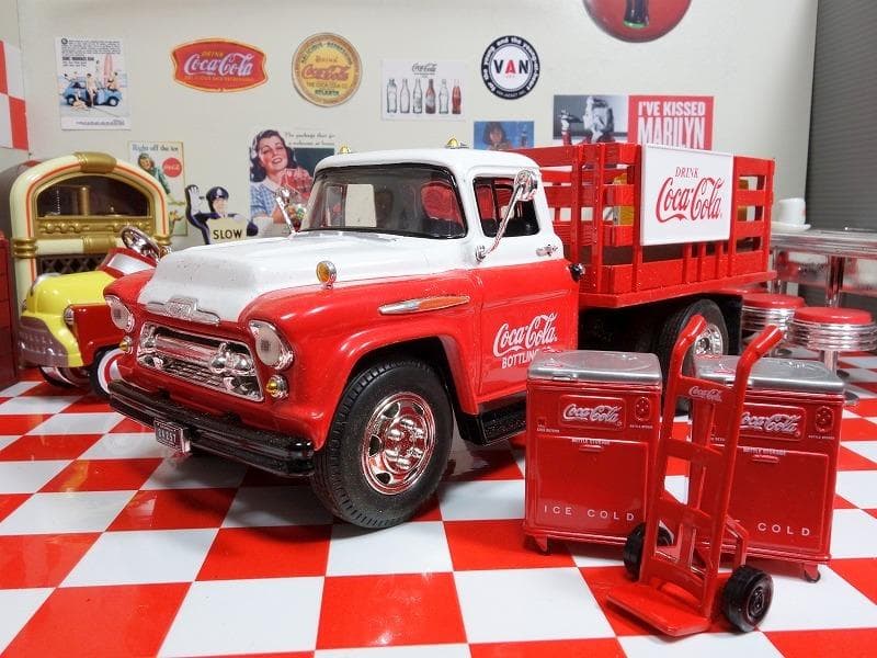 コカコーラ 設置デリバリートラック 1957カメオ Stake ERTL