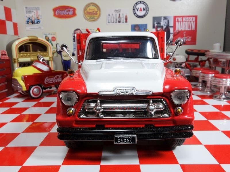コカコーラ 設置デリバリートラック 1957カメオ Stake ERTL