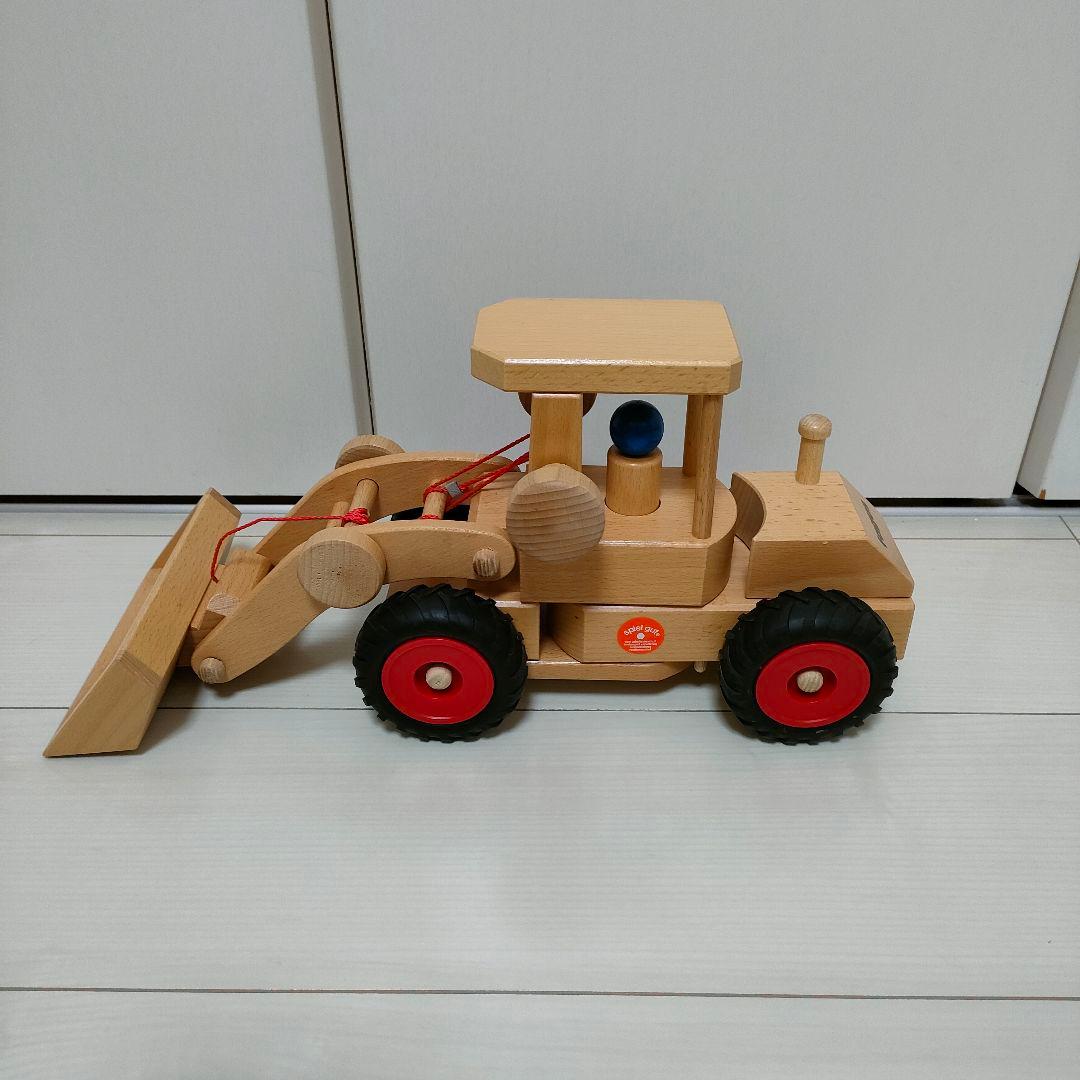 fagus　ブナの木で作られた働く車　ホイールローダー