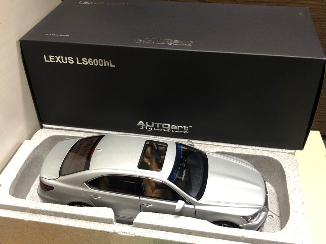 現状品 オートアート 1/18 レクサス LS600hL ソニックシルバー
