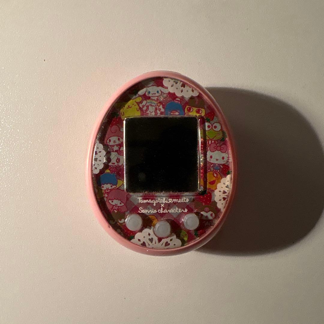 たまごっち サンリオキャラクターズ ピンク
