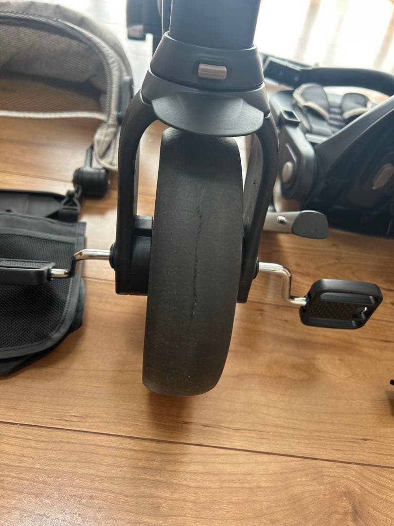 【中古品】子供用三輪車　7in1 BTM ホワイト