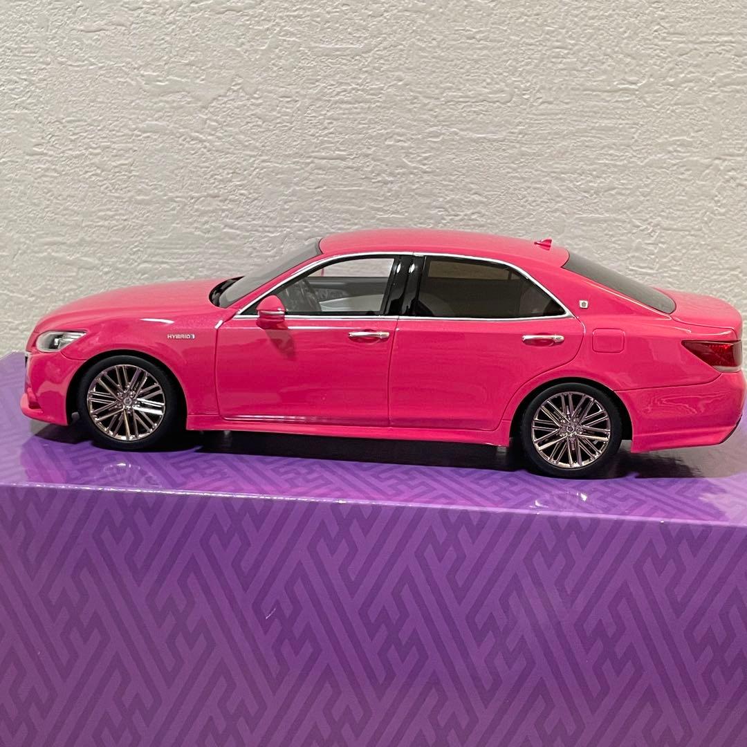 京商　1/18 トヨタ クラウン ハイブリッド アスリートG ピンク