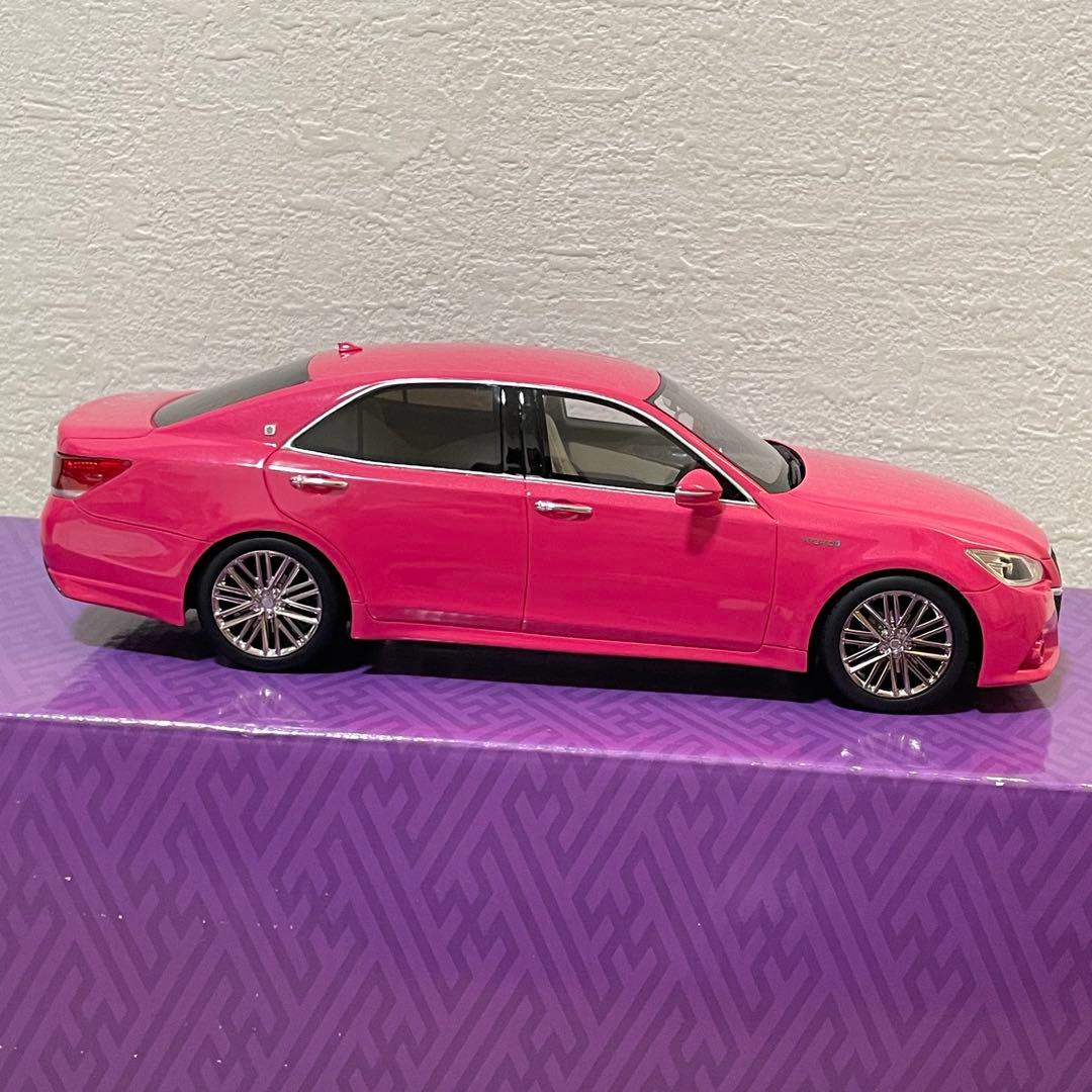 京商　1/18 トヨタ クラウン ハイブリッド アスリートG ピンク