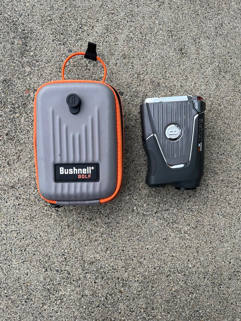 Bushnell ゴルフ用距離計とケース