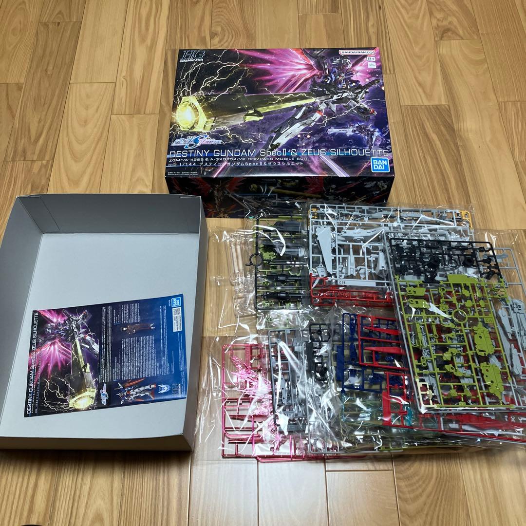 HG デスティニーガンダムSpecII&ゼウスシルエット バンダイ