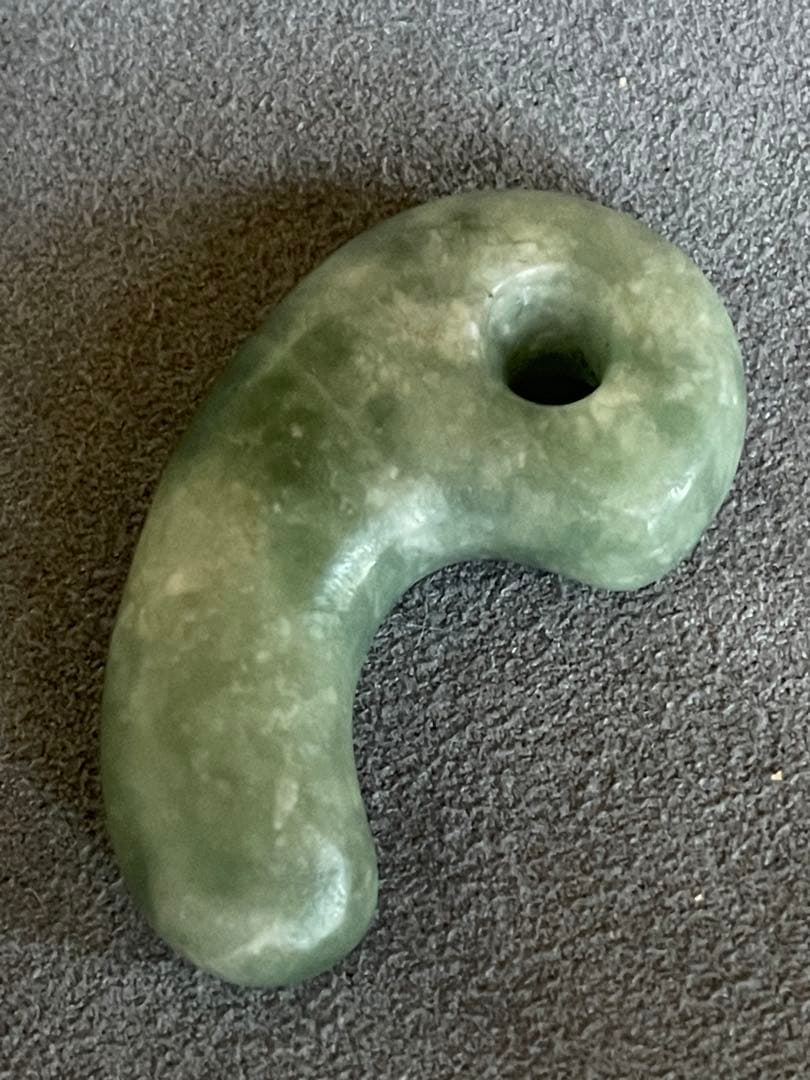 古墳期後期　翡翠勾玉　出土品