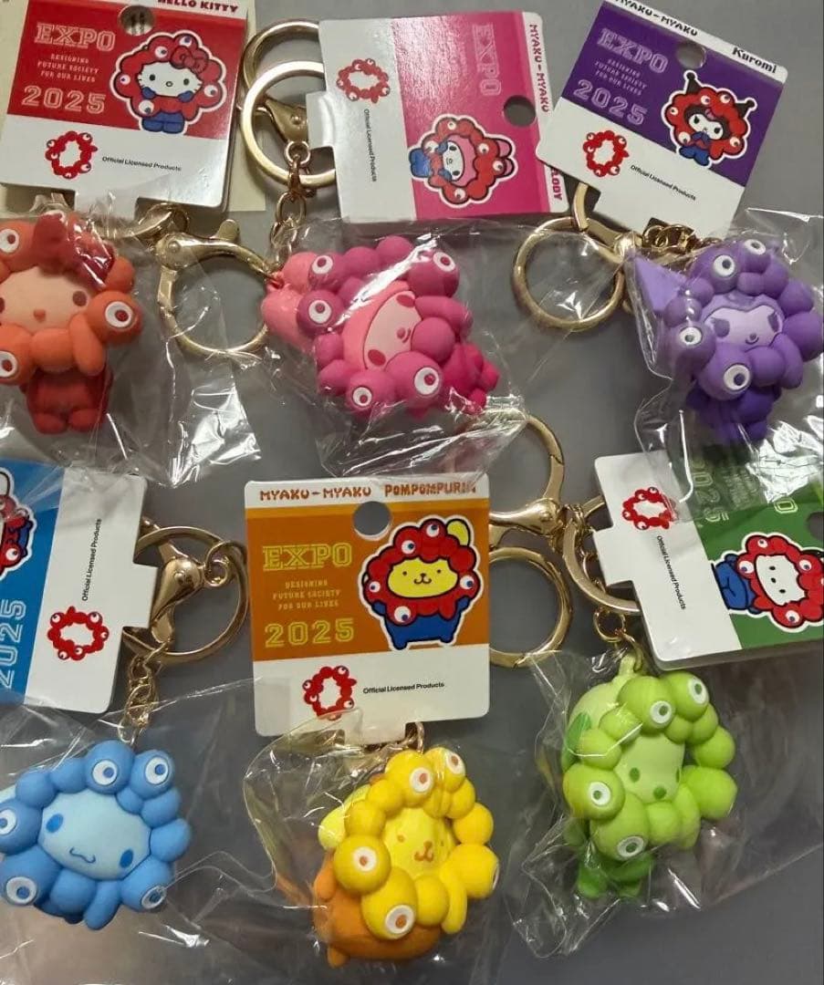 EXPO サンリオミャクミャク推しカラーキーホルダー６種
