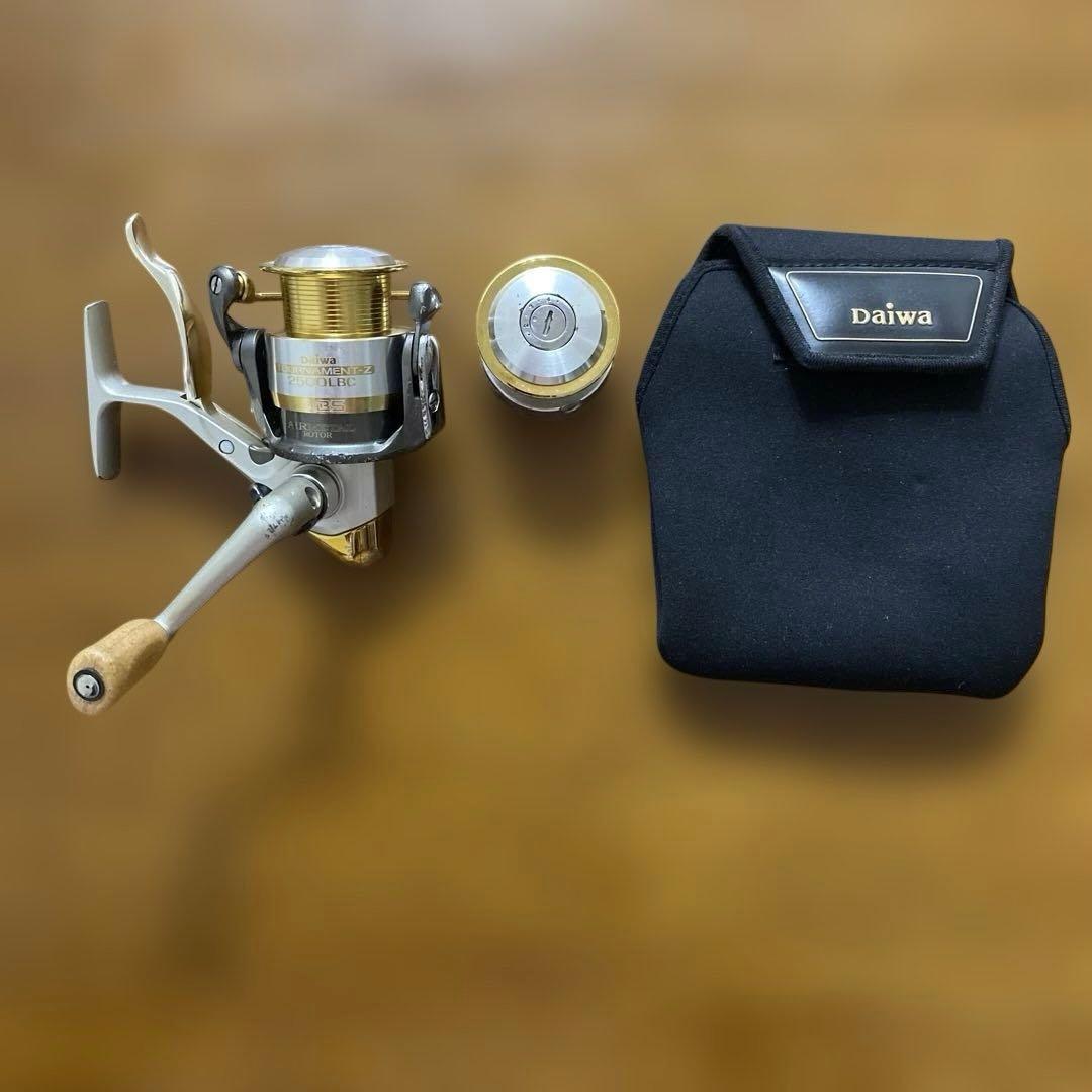 Daiwa Tournament-Ｚ2500 LBC リール 収納ケース付き