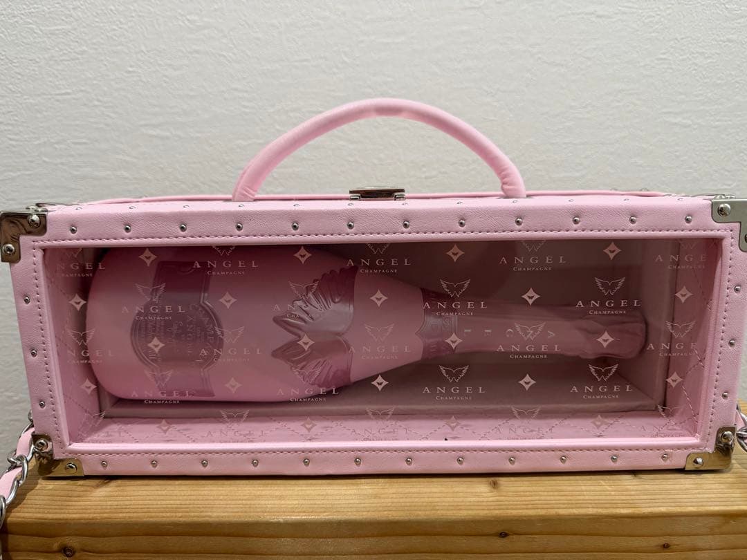 エンジェルシャンパンピンクボトル　未開封 専用ボックス入り