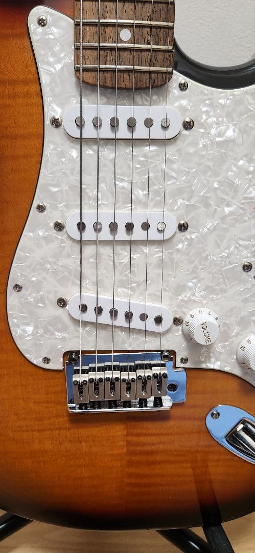 【美品】Squier Deluxe Stratocaster