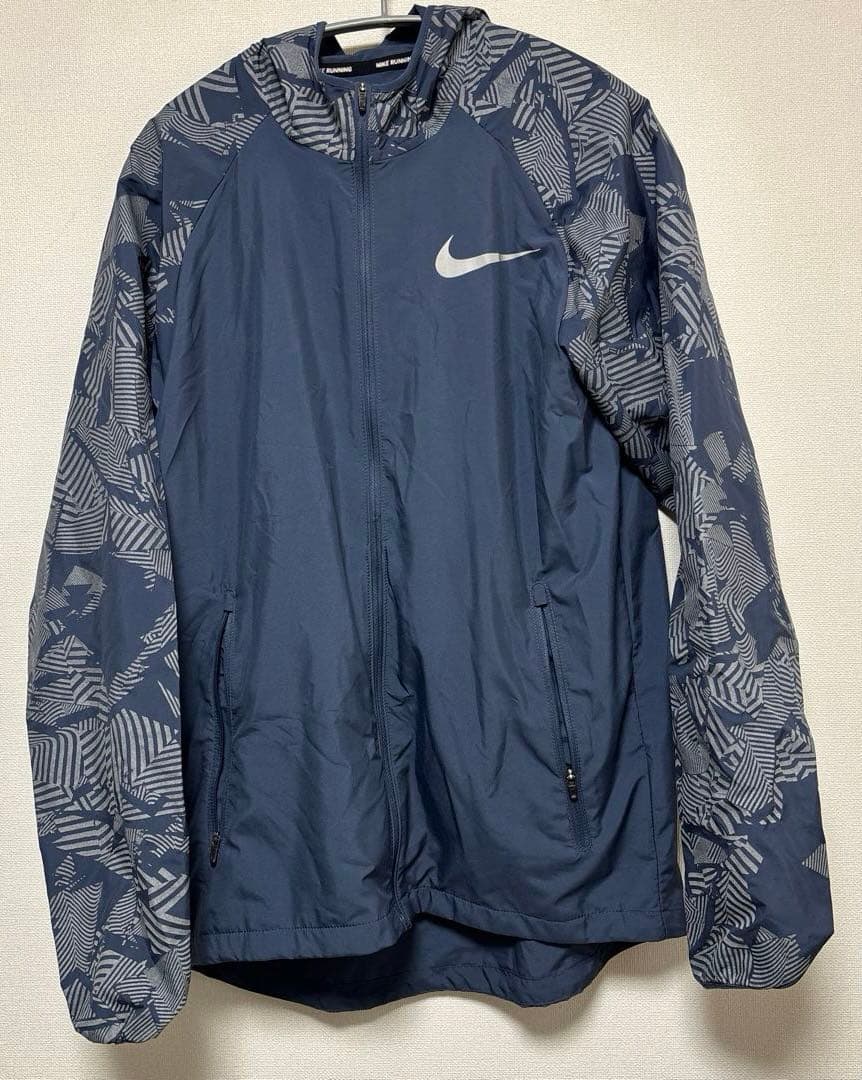 NIKE ナイキ エッセンシャル フラッシュ フーディ リフレクティブジャケット