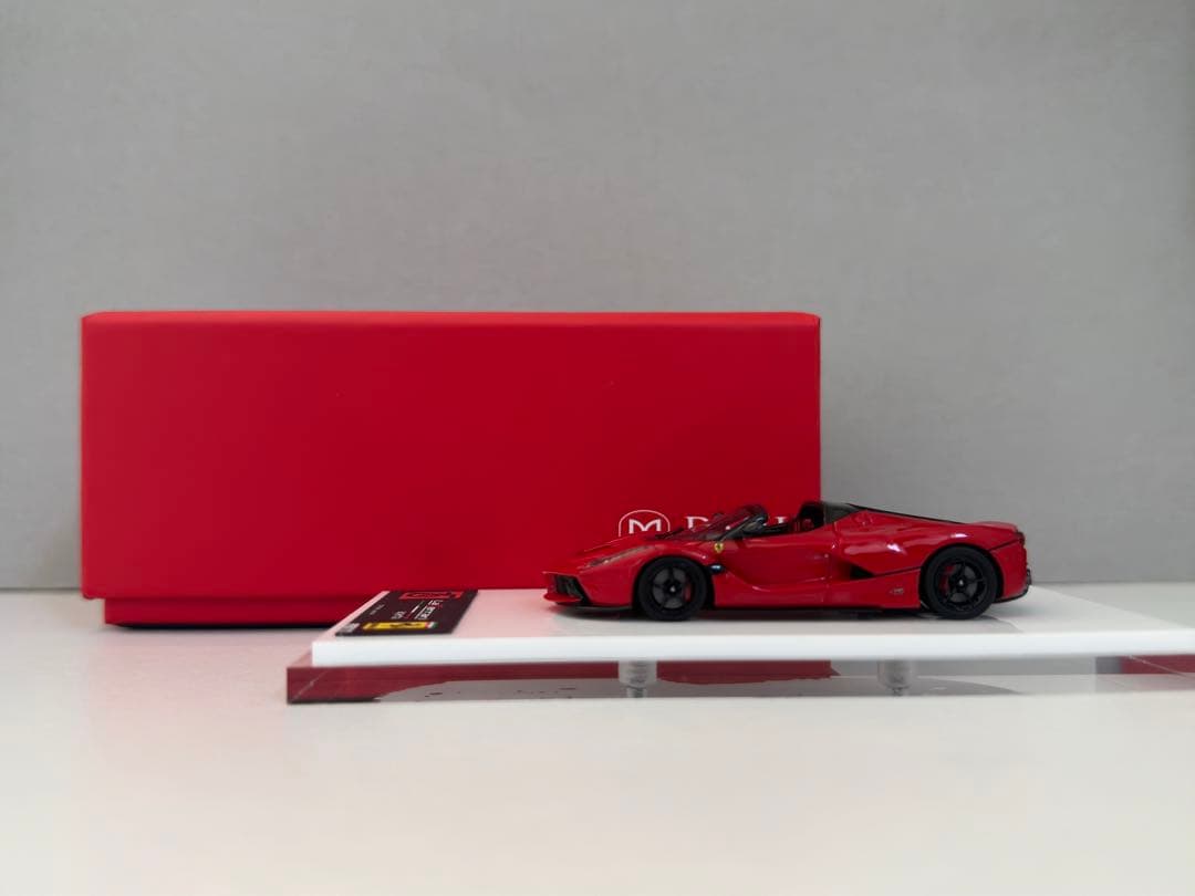 1/64 DMH フェラーリ ラフェラーリ アペルタ 赤