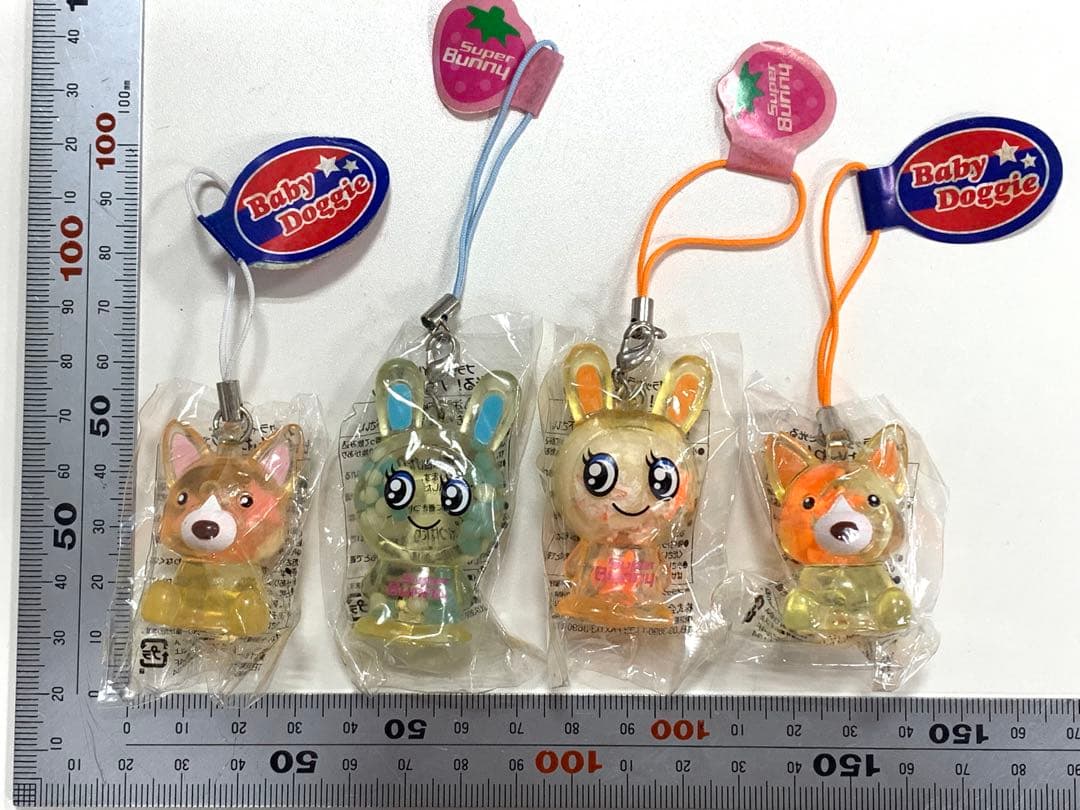 ブラックライトで光る　バニージェル　キャラクターストラップ　未開封品