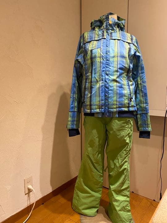 スノーボードウェアー686