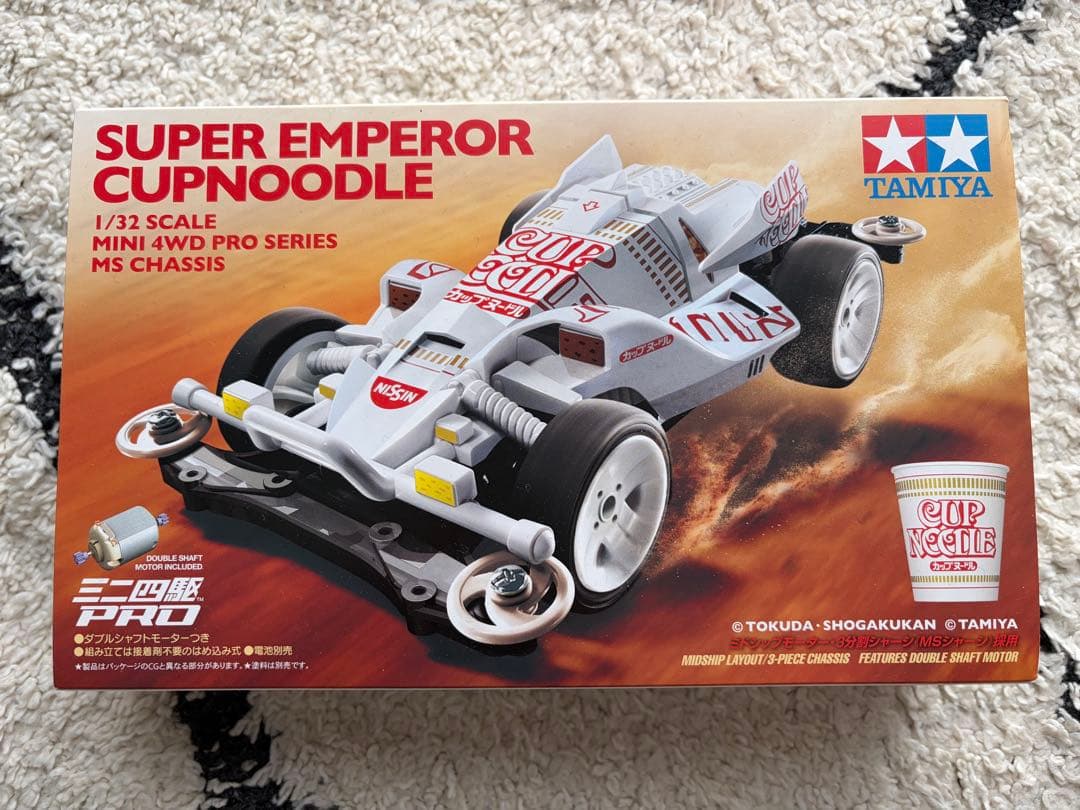 【AK】SUPER EMPEROR CUPNOODLE 1/32