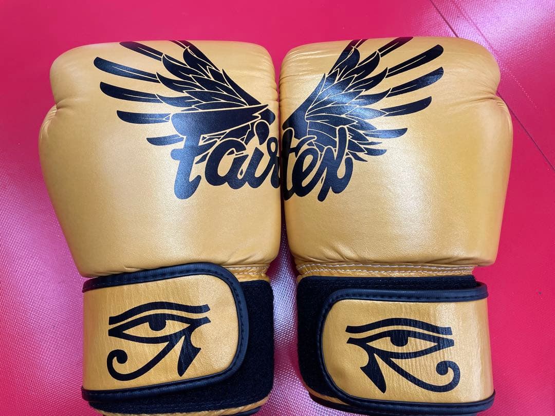 新品　未使用　Fairtex ボクシンググローブ 16oz ゴールド
