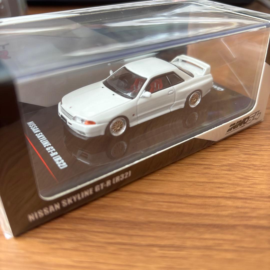 INNO64 スカイラインGT-R R32 クリスタルホワイト オプション付き