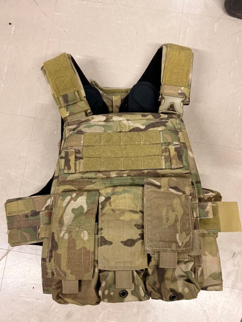 実物　CRYE Precision マルチカム AVS Mサイズ