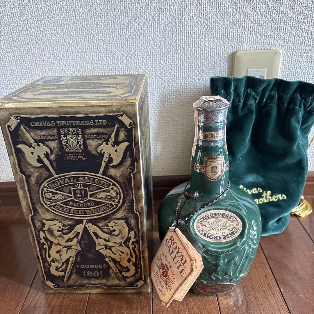 未開栓　ロイヤルサルート21年　青陶器　巾着付き　スコッチ　古酒
