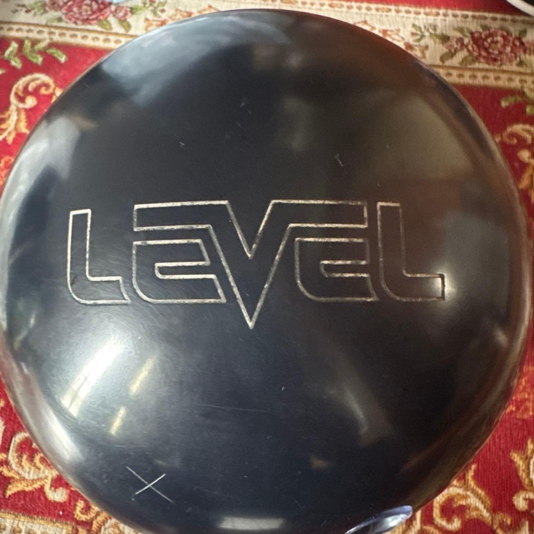 ボウリングボール 15ポンド　LEVEL レベル