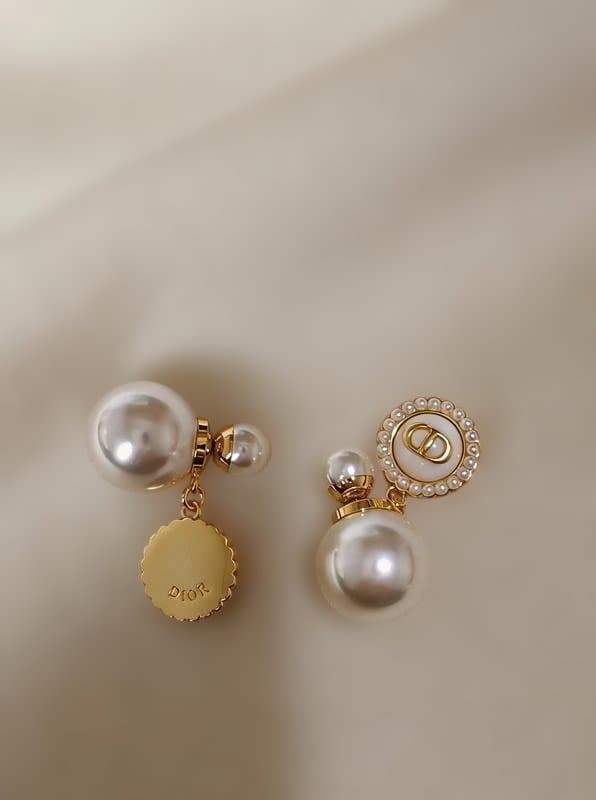 DIOR パール　ピアス