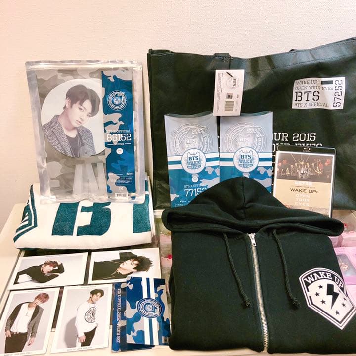 【貴重】BTS 1st JAPAN TOUR 2015 WAKE UP グッズ