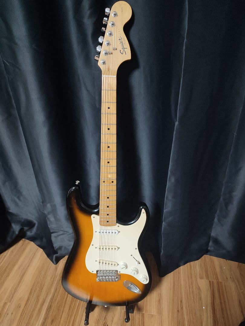 スクワイヤー Stratocaster 　ケース＆シールド付