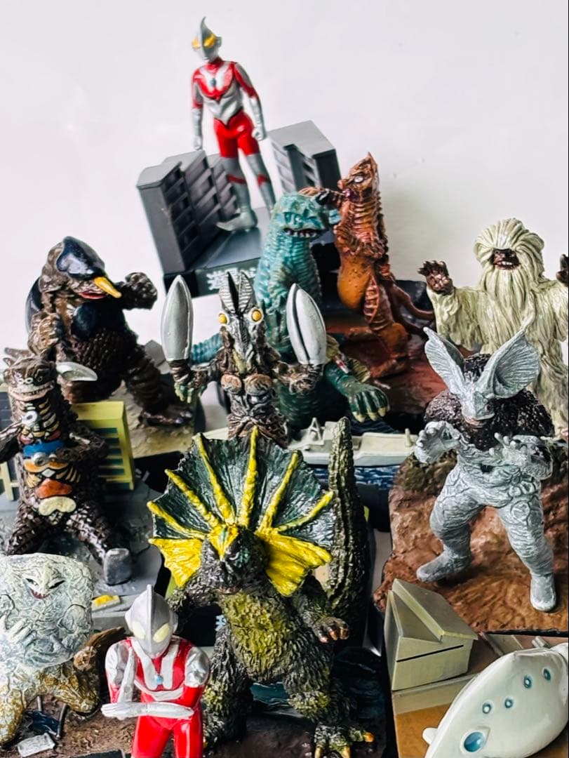 バンダイ　ウルトラ怪獣名鑑よりの　12種セット