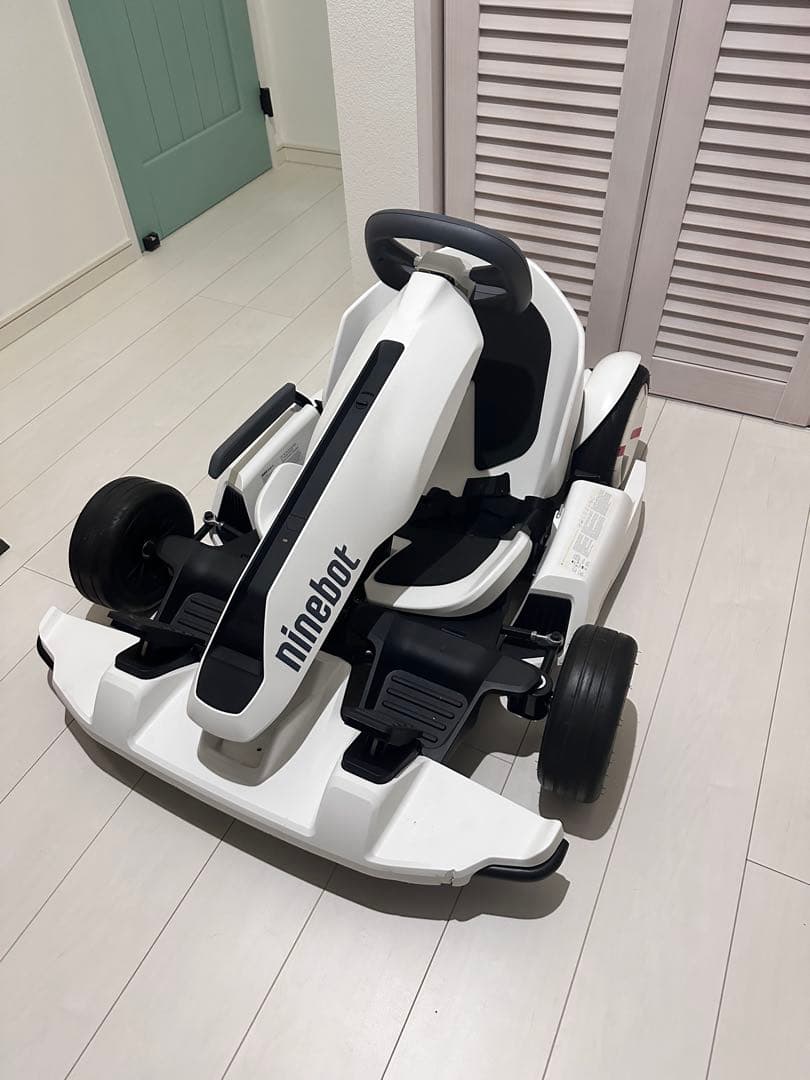 ninebot 電動ゴーカート 、セグウェイ、コンパクト ホワイト、