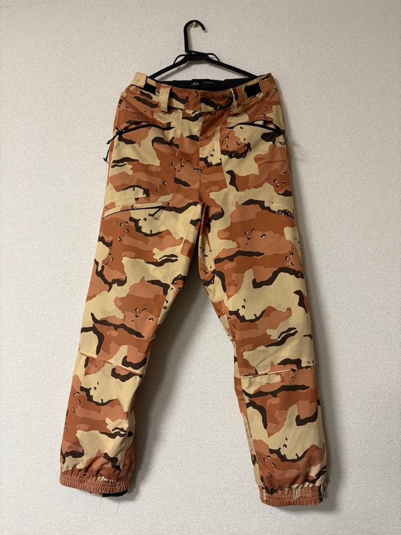 オークリースノボウェア　パンツ迷彩柄　カモ柄　Oakiey 