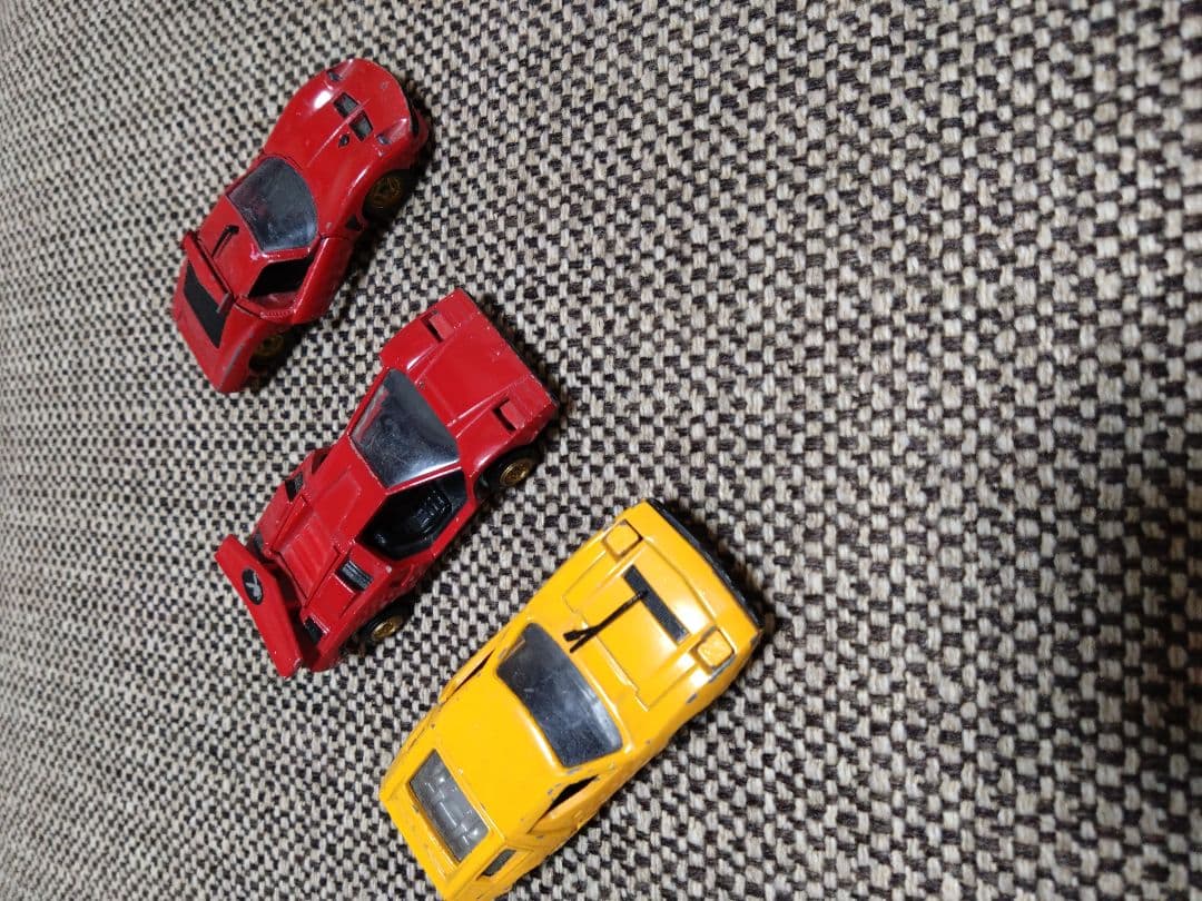 ミニカーセット 3台 赤と黄色