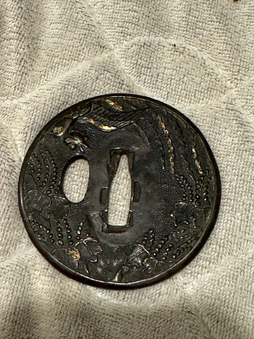 武具　日本刀の鍔　　金属製鍔