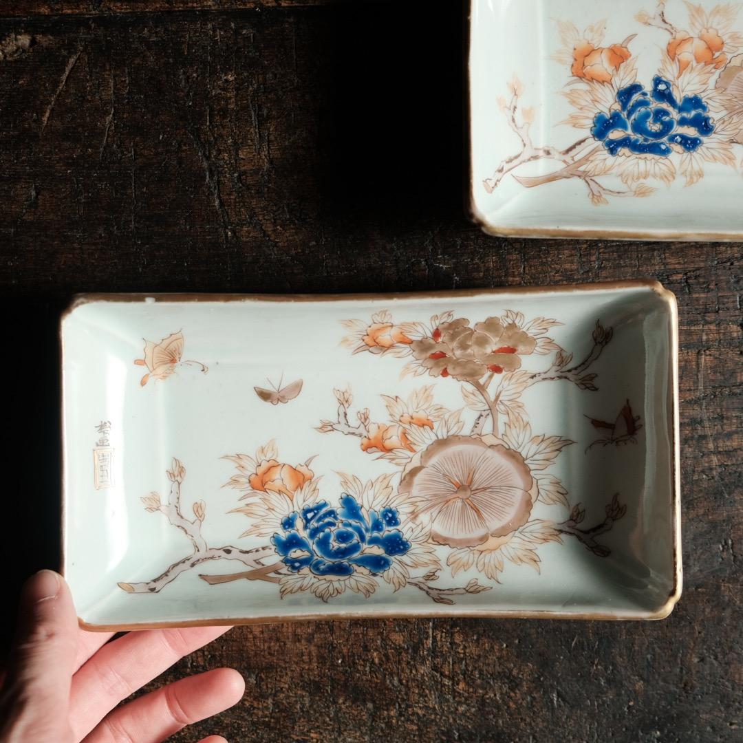 花と蝶々◆伊万里　花蝶文長方皿２客　刺身皿　芍薬　骨董・antiques 明治期