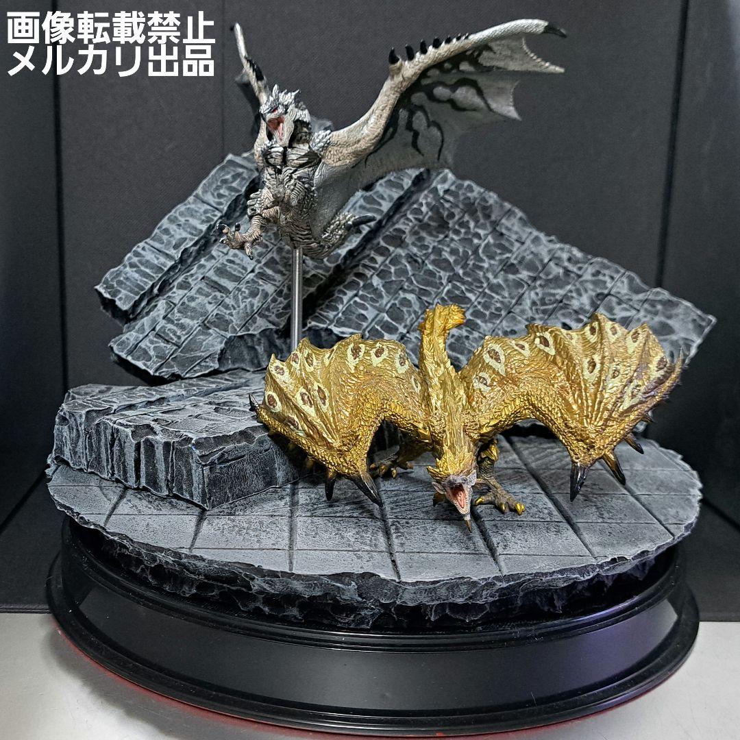 モンハン　リオレウス希少種&リオレイア希少種　フィギュア　+　ジオラマ台座②