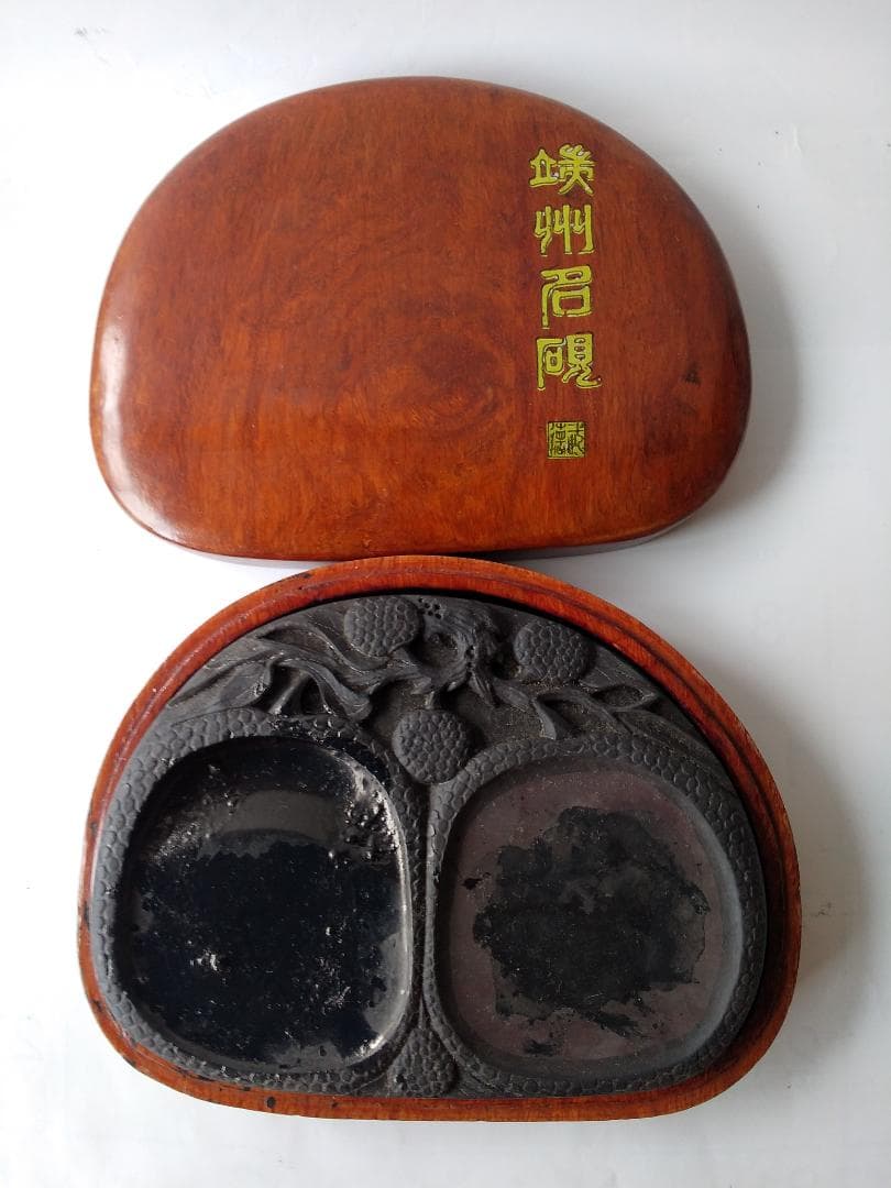 高級硯 古硯 端州名硯 端州石硯 端渓硯 石眼 中国美術 硯 美品 です。