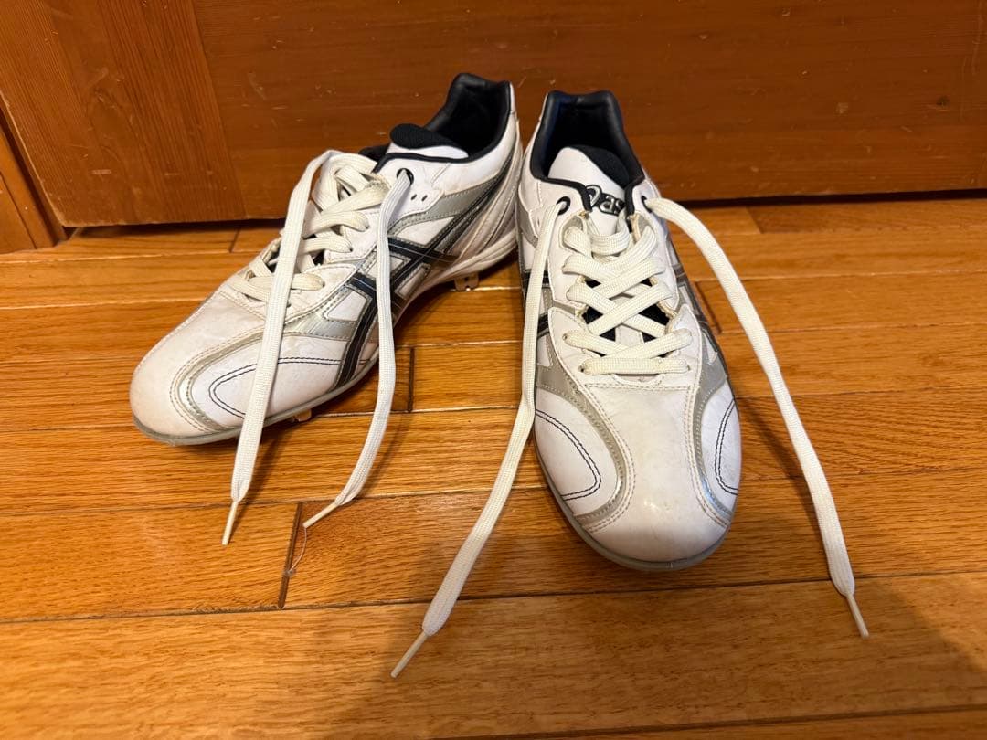 ASICS スパイクシューズ ホワイト/ブラック　27センチ