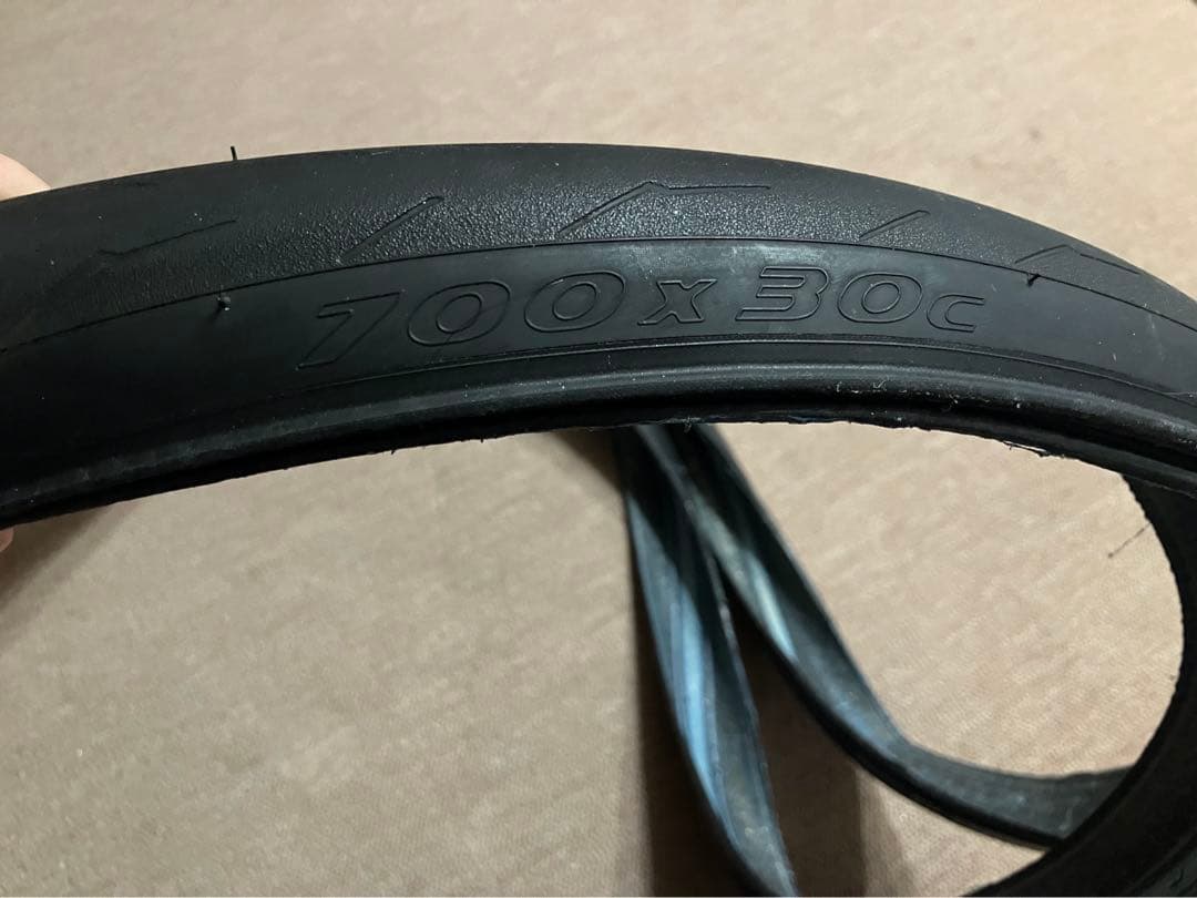 ピレリ　ロードバイク　チューブレスタイヤ