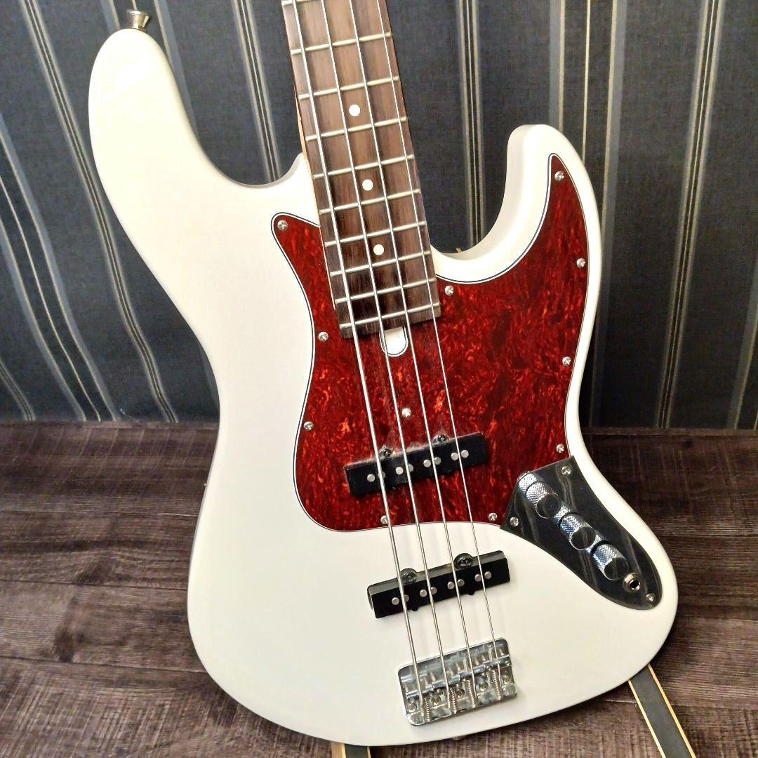 美品 Bacchus バッカス JB ジャズベース ホワイト エレキ ジャズベ