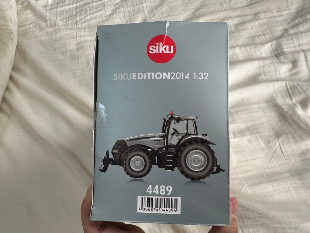 siku 1/32トラクター