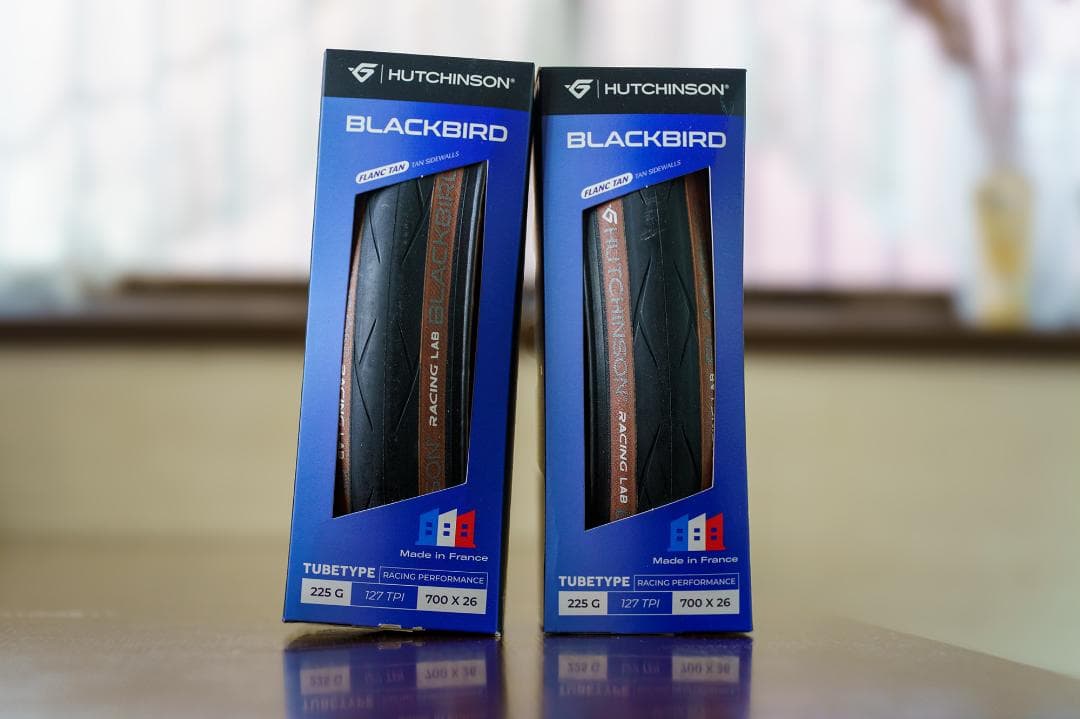 【新品2本】Hutchinson BLACK BIRD 700×26C CL